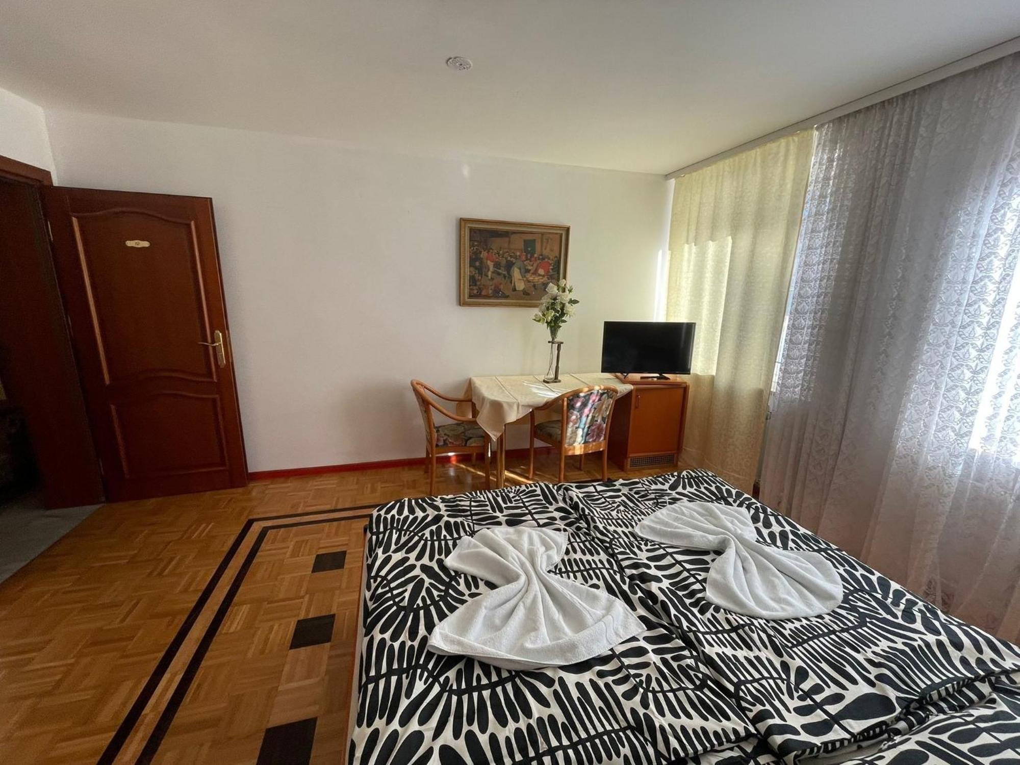 Apartment 4 Bett Zimmer 1 Nürnberg