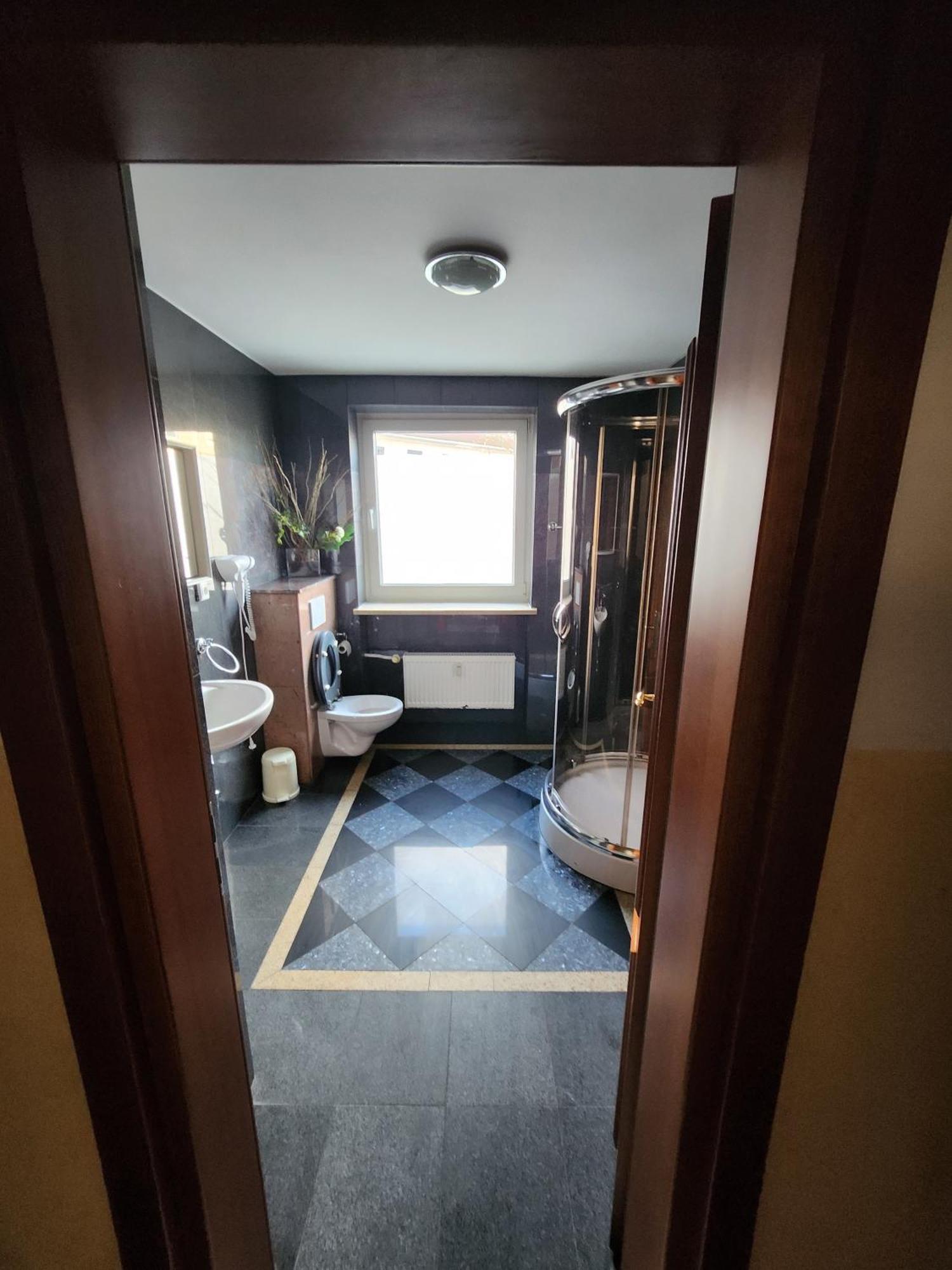 4 Bett Zimmer 1